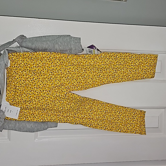 Gray and Yellow Outfit - Picture 6 of 13